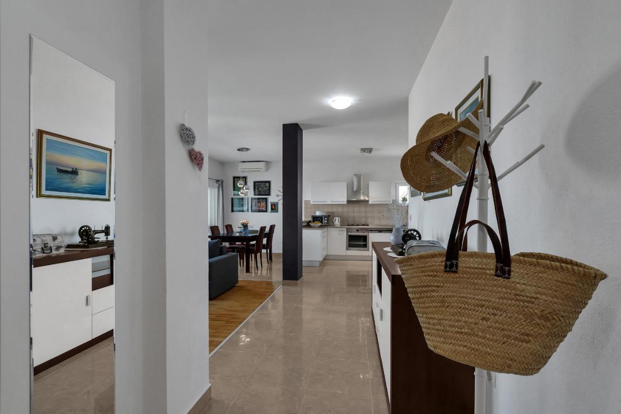 Stunning City View Apartment Makarska Exterior photo